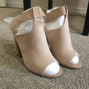 Heel booties